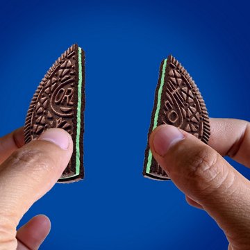 OREO Thins Mint Creme Chocolate Sandwich Cookies - Family Size