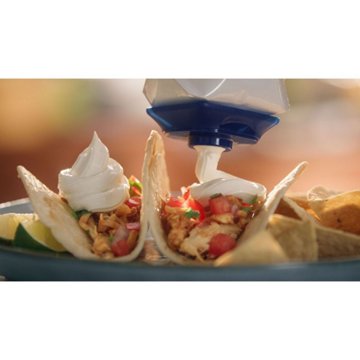 Daisy Squeeze Light Sour Cream, 14 oz