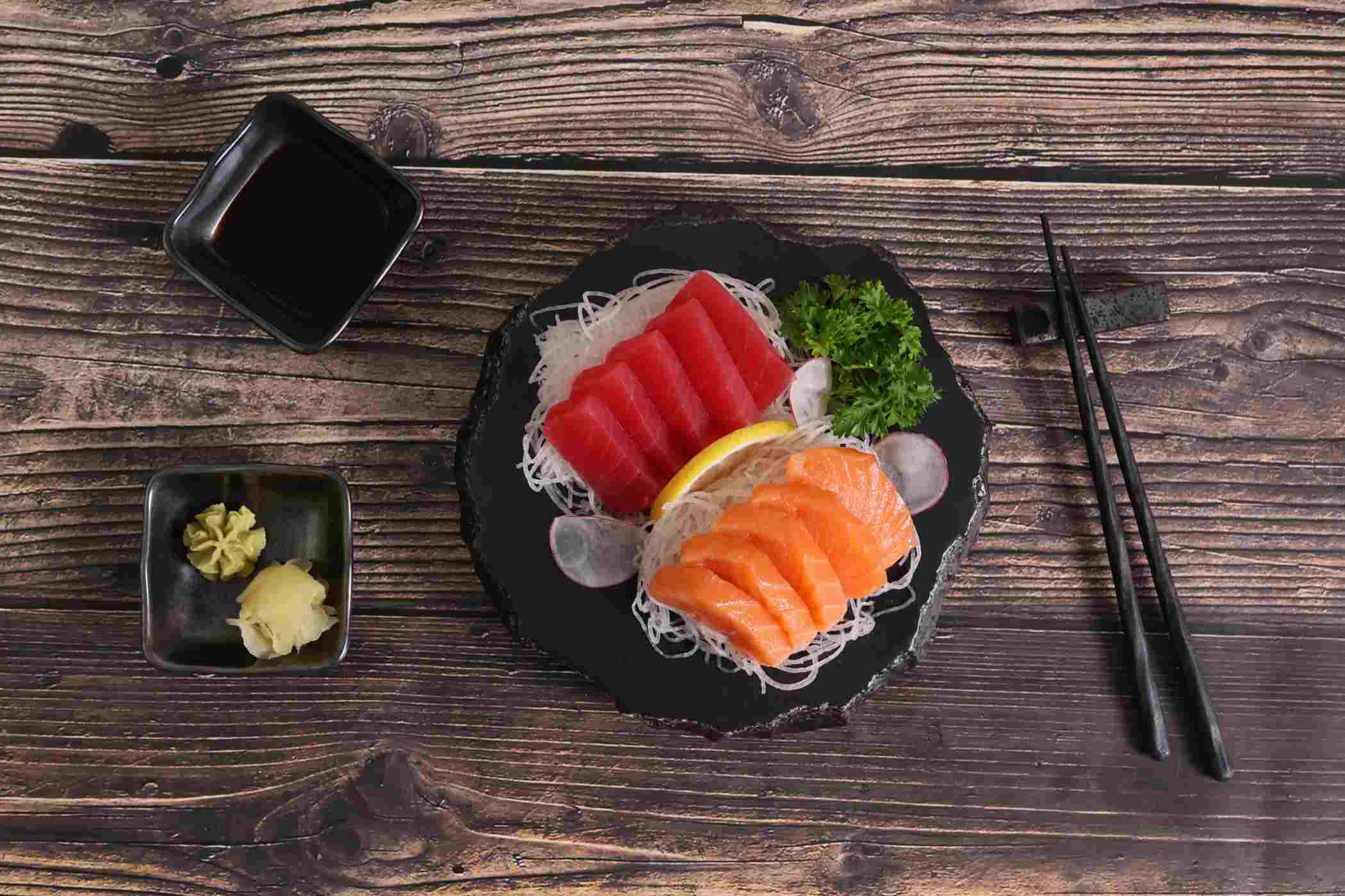 H-E-B Sushiya Tuna & Salmon Sashimi; image 3 of 3