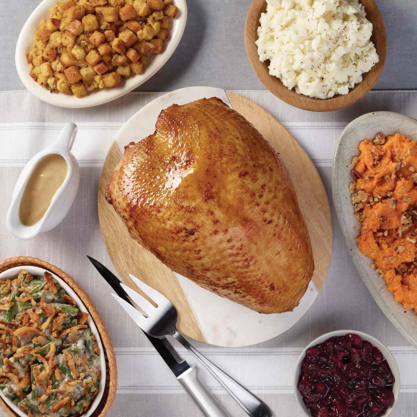 Meal Simple by H-E-B Fully Cooked Turkey Breast & Sides Holiday Dinner; image 1 of 5