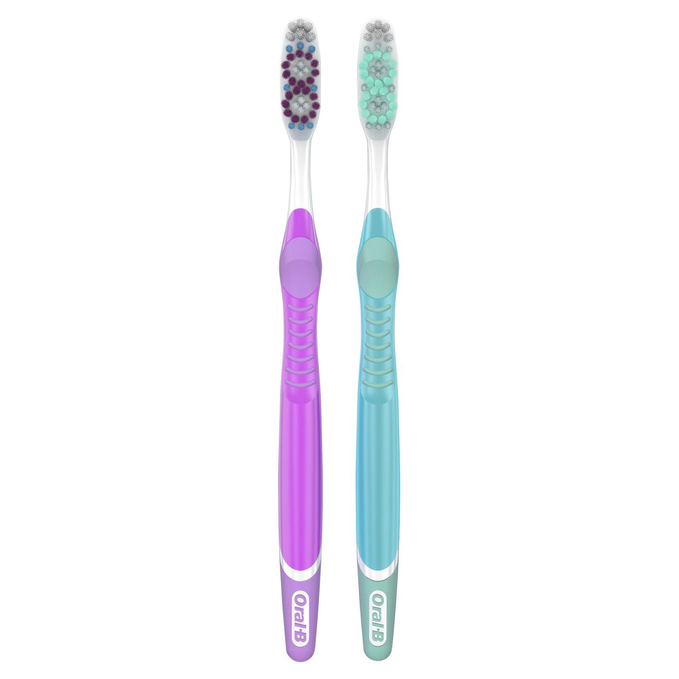 Oral-B Vivid Whiteing Soft Toothbrushes; image 5 of 10