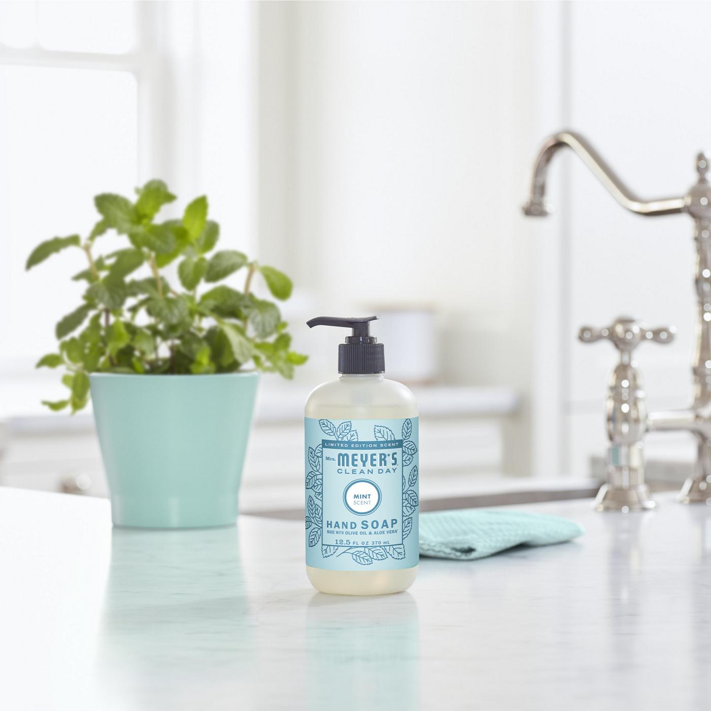 Mrs. Meyer's Clean Day Mint Liquid Hand Soap ; image 3 of 3