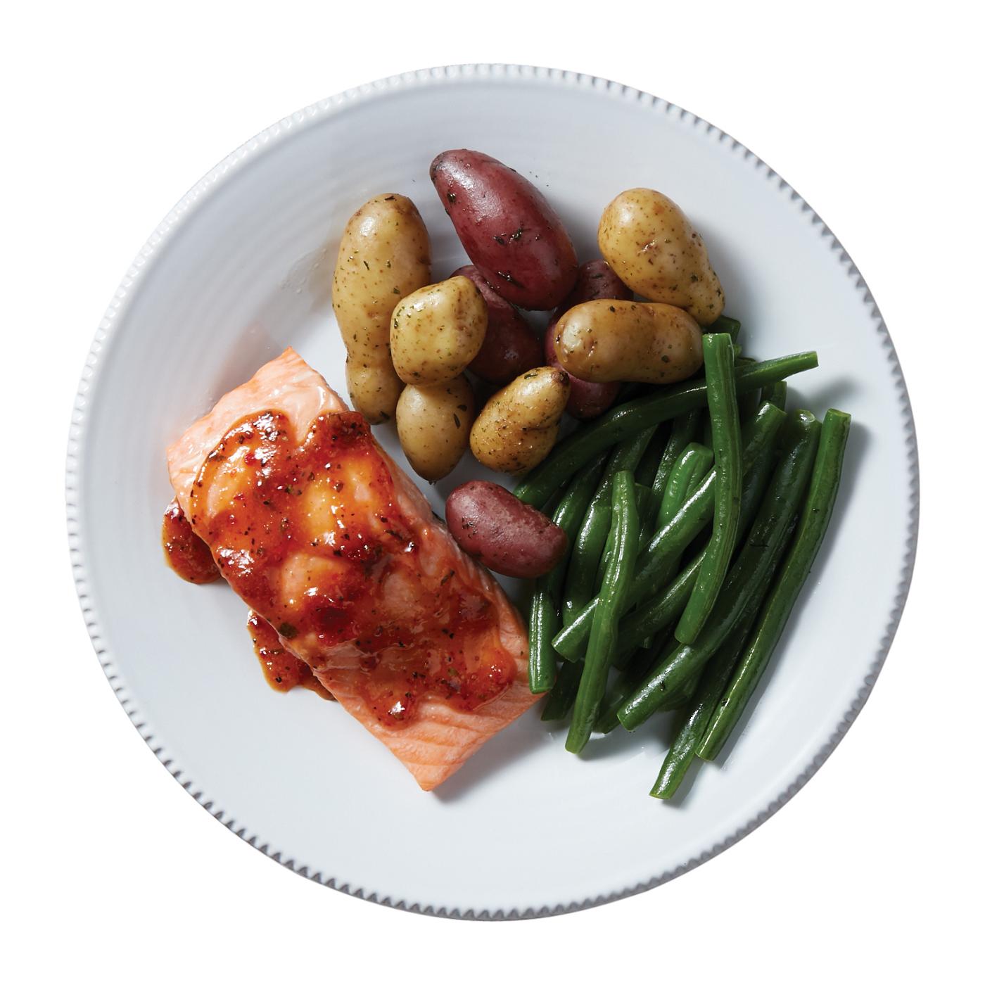 Meal Simple by H-E-B Honey Garlic Salmon, Green Beans & Potatoes; image 3 of 5