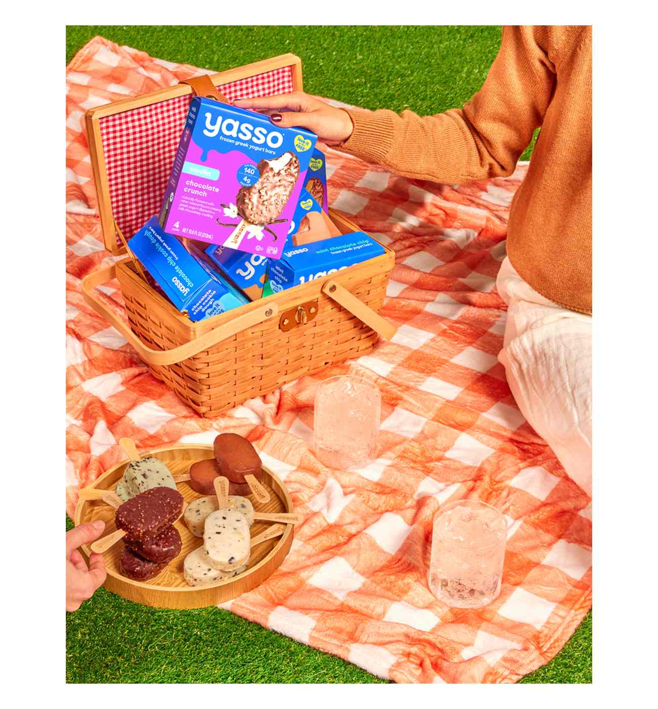 Yasso Vanilla Chocolate Crunch Frozen Greek Yogurt Bars; image 6 of 7