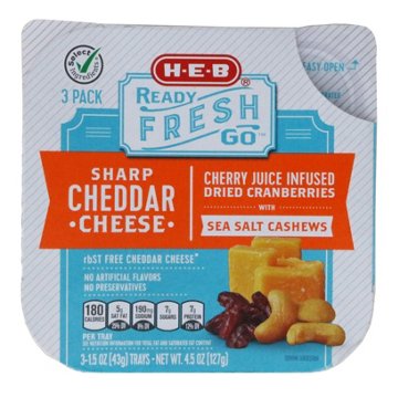 H-E-B Ready, Fresh, Go! Snack Trays - Sharp Cheddar, Cranberries & Cashews, 3 pk