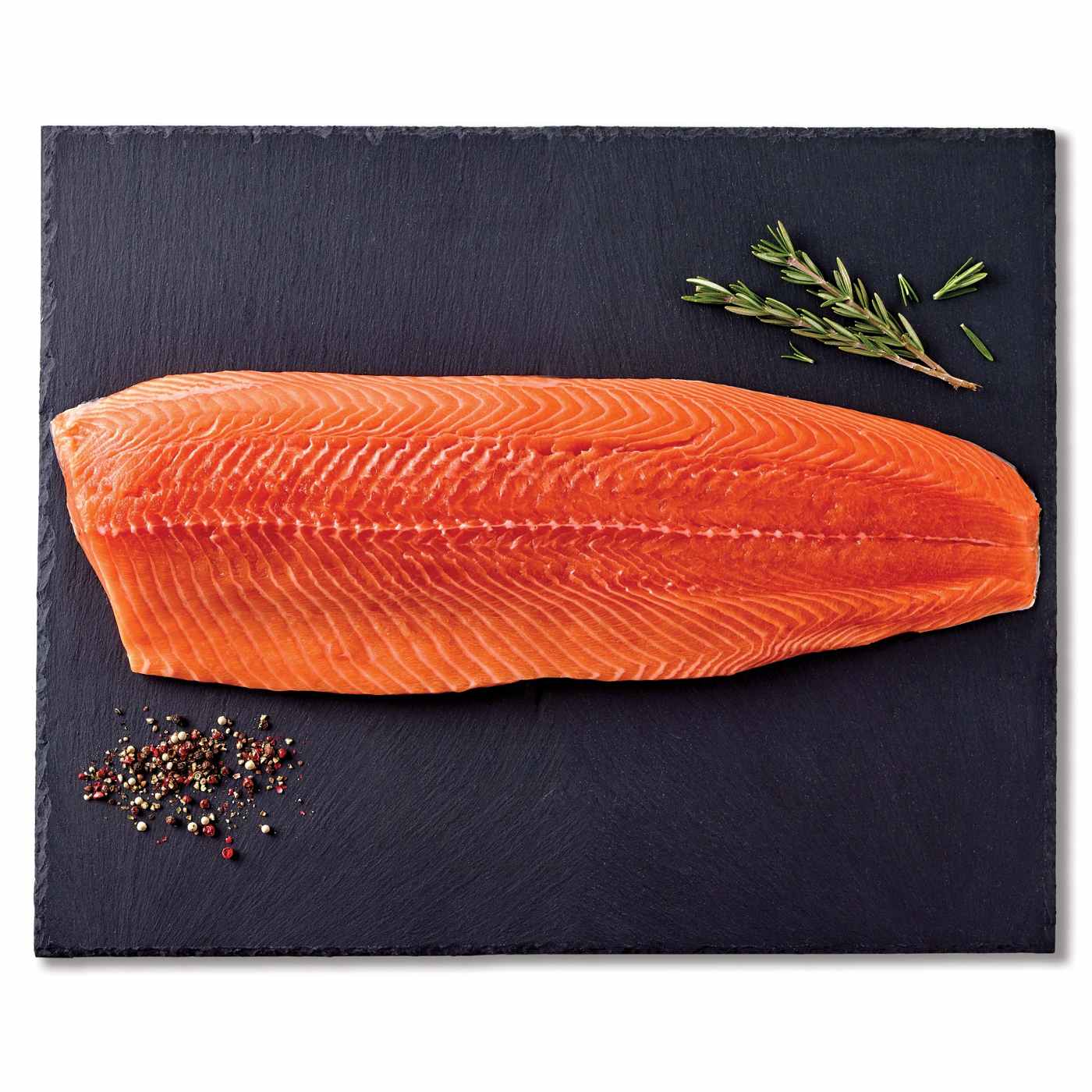 H-E-B Responsibly Raised Fresh Atlantic Salmon Fillet; image 1 of 3