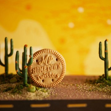 H-E-B Twisters Sandwich Cookies - My Hometown, 12 oz