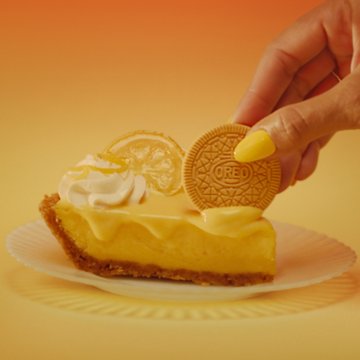 OREO Thins Lemon Creme Sandwich Cookies - Family Size