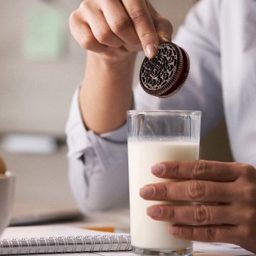 OREO Dark Chocolate Creme Chocolate Sandwich Cookies Family Size