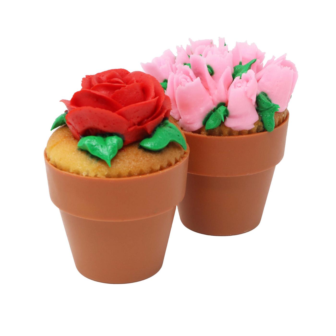 H-E-B White Flower Pot Cupcake with Buttercream Frosting, Floral Designs Vary; image 1 of 2