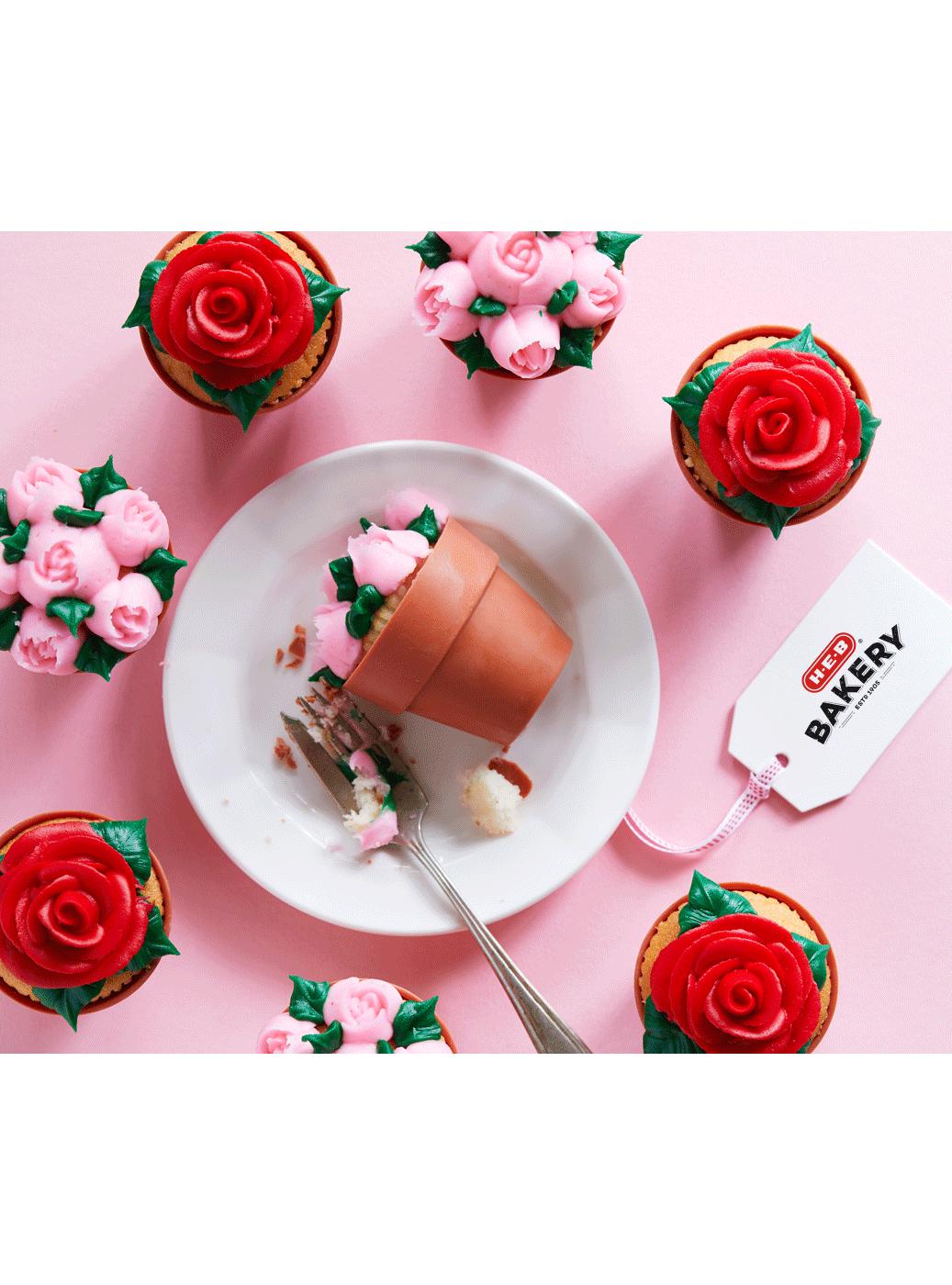 HEB White Flower Pot Cupcake with Buttercream Frosting, Floral