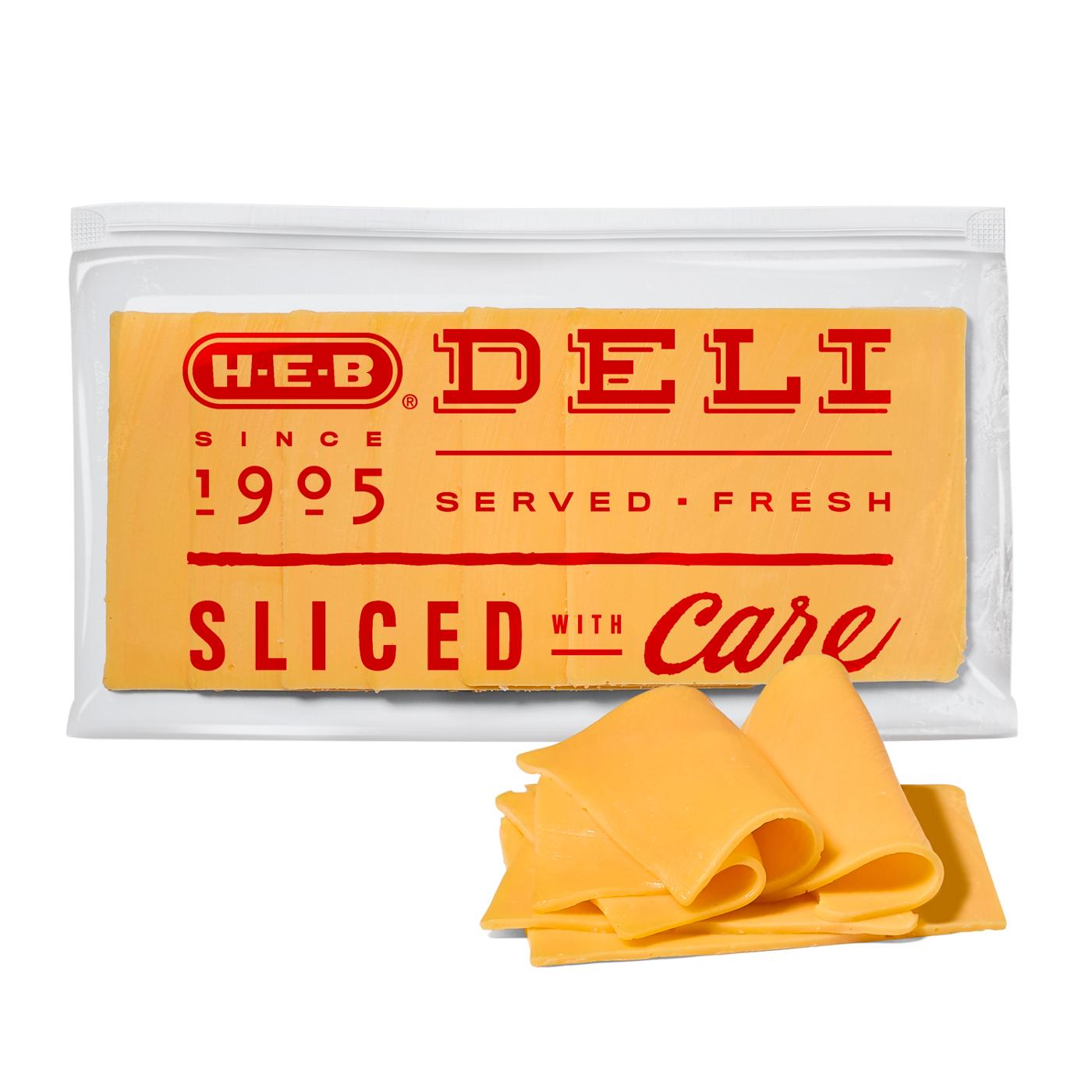 Hill Country Fare Yellow American Cheese, Sandwich Sliced; image 1 of 3