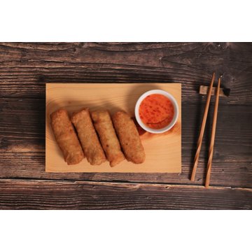 H-E-B Sushiya Pork Egg Rolls - Served Hot, 4 ct
