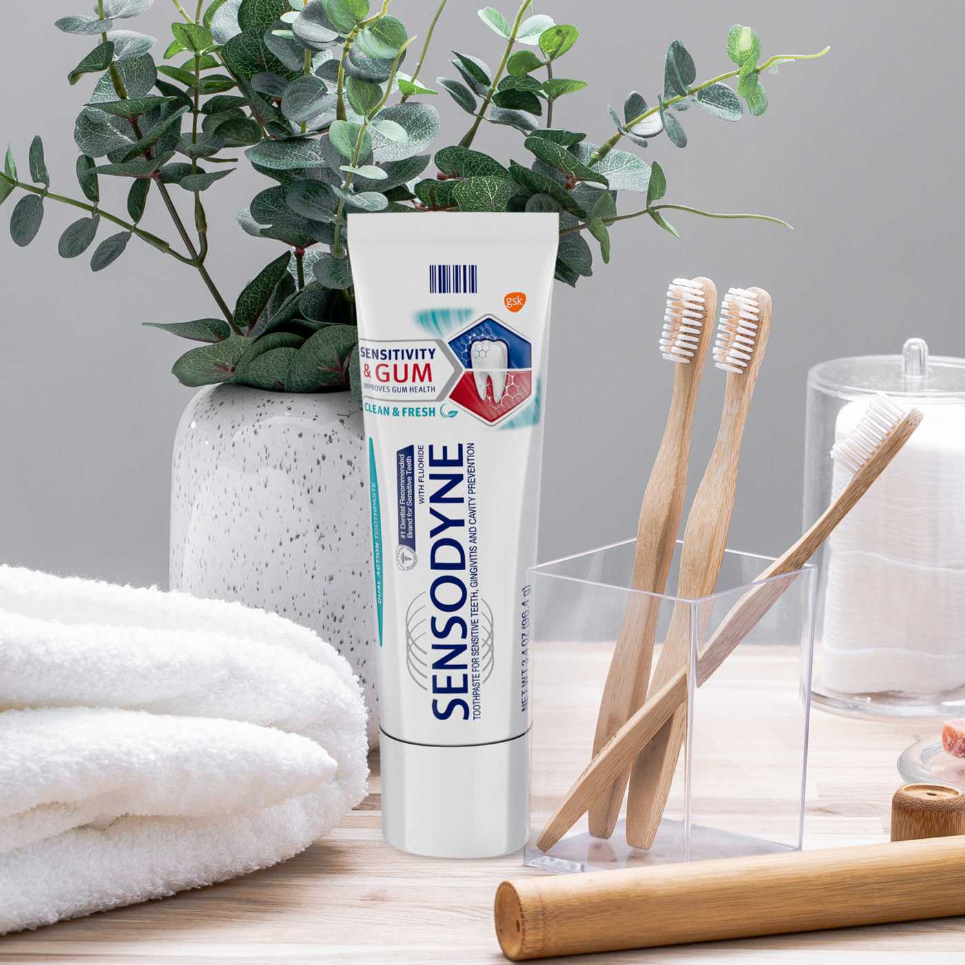 Sensodyne Sensitivity and Gum Toothpaste - Clean & Fresh; image 4 of 7