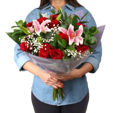 BLOOMS by H-E-B Luxury Dozen Red Roses & Lilies Flower Bouquet