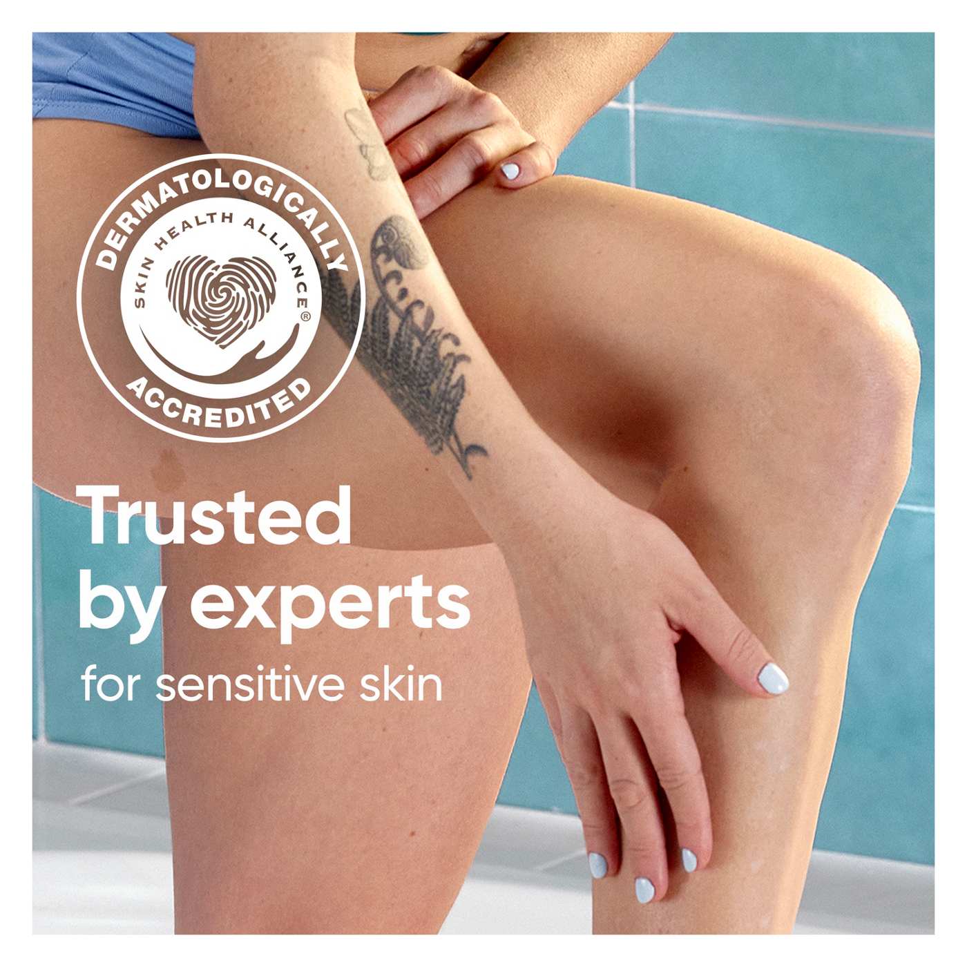 Gillette Venus Deluxe Smooth Sensitive Razor with 2 Cartridges; image 5 of 10