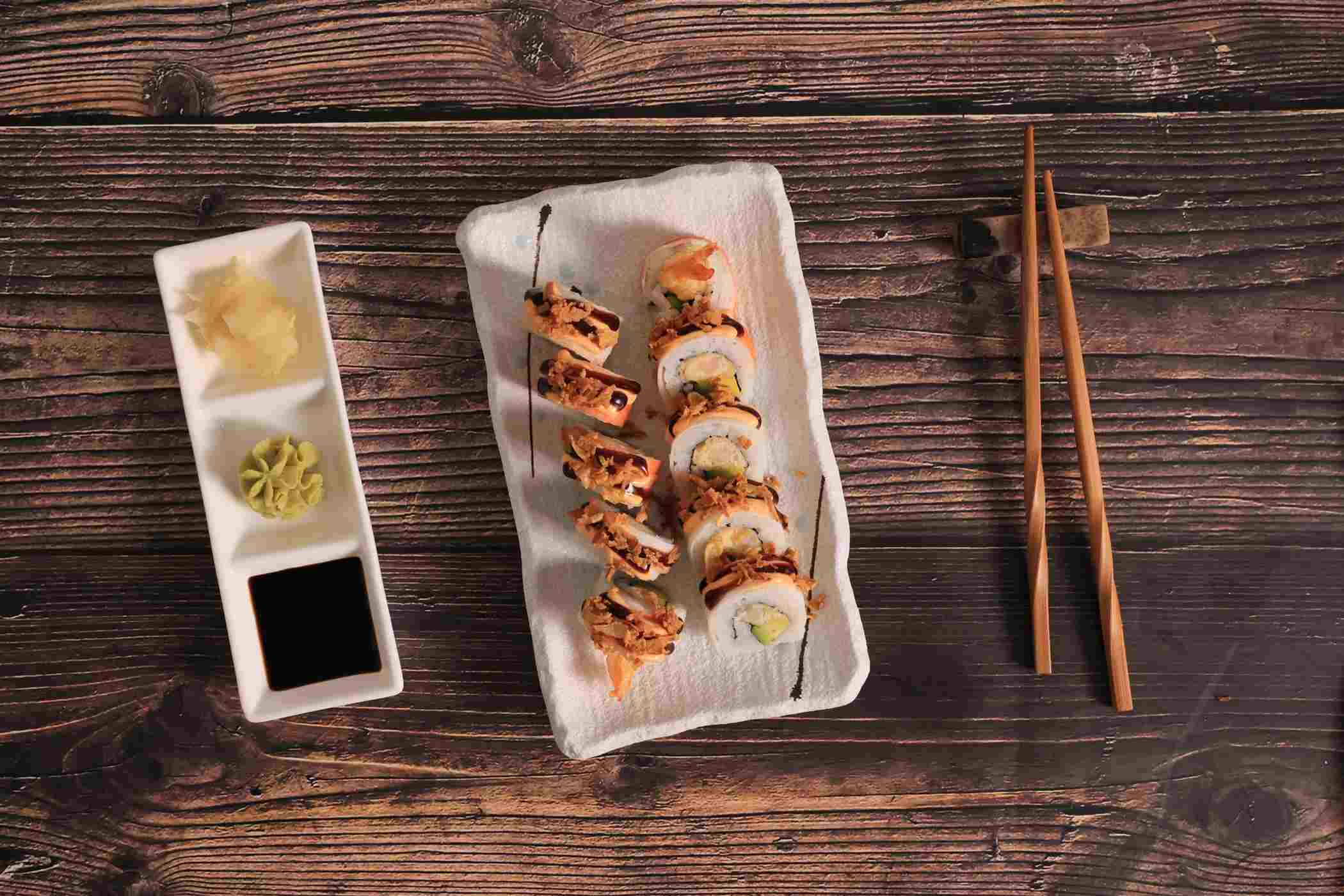 H-E-B Sushiya Crunchy Temptation Sushi Roll; image 4 of 4