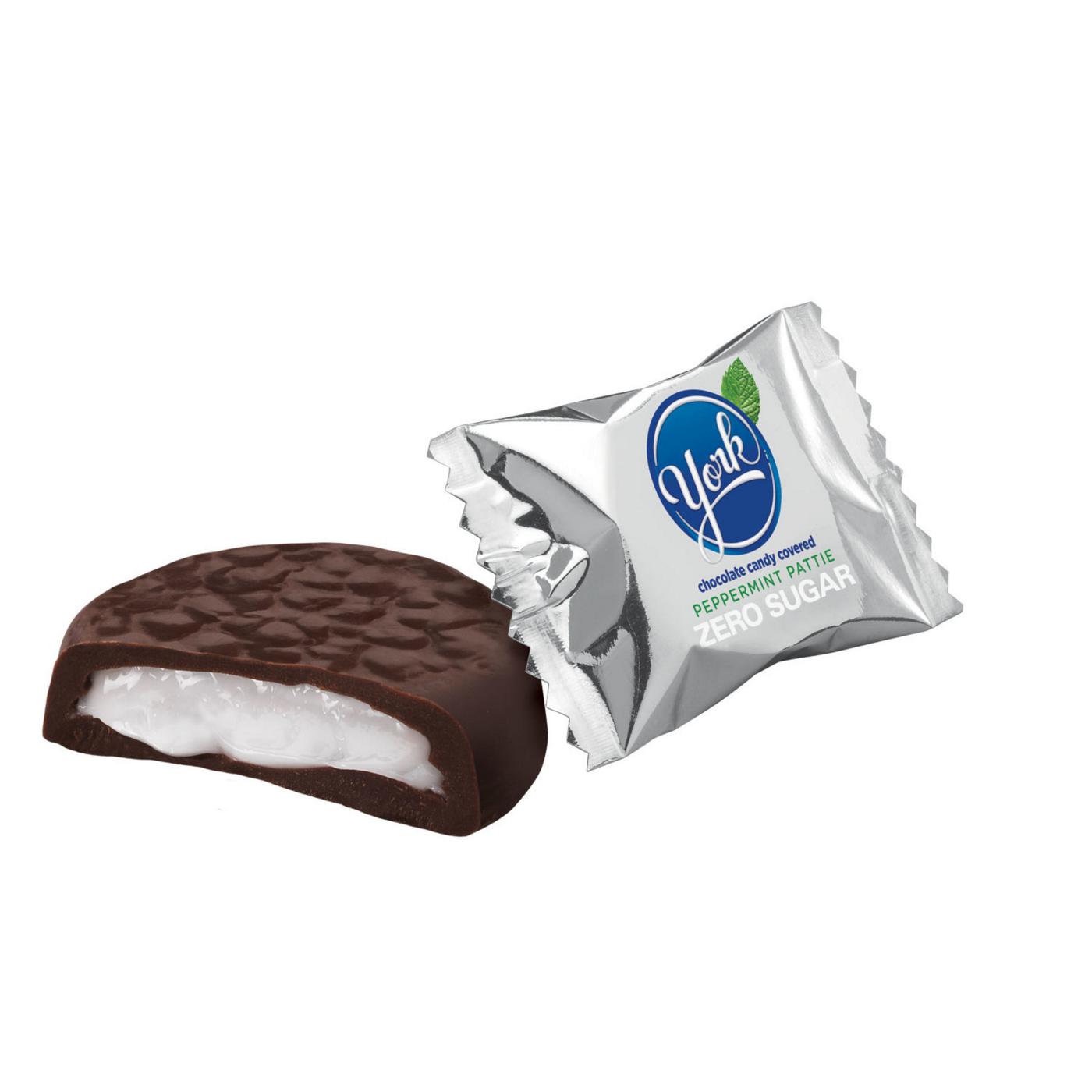 York Zero Sugar Chocolate Peppermint Patties Candy - Shop Candy at H-E-B, image size:1400x1400