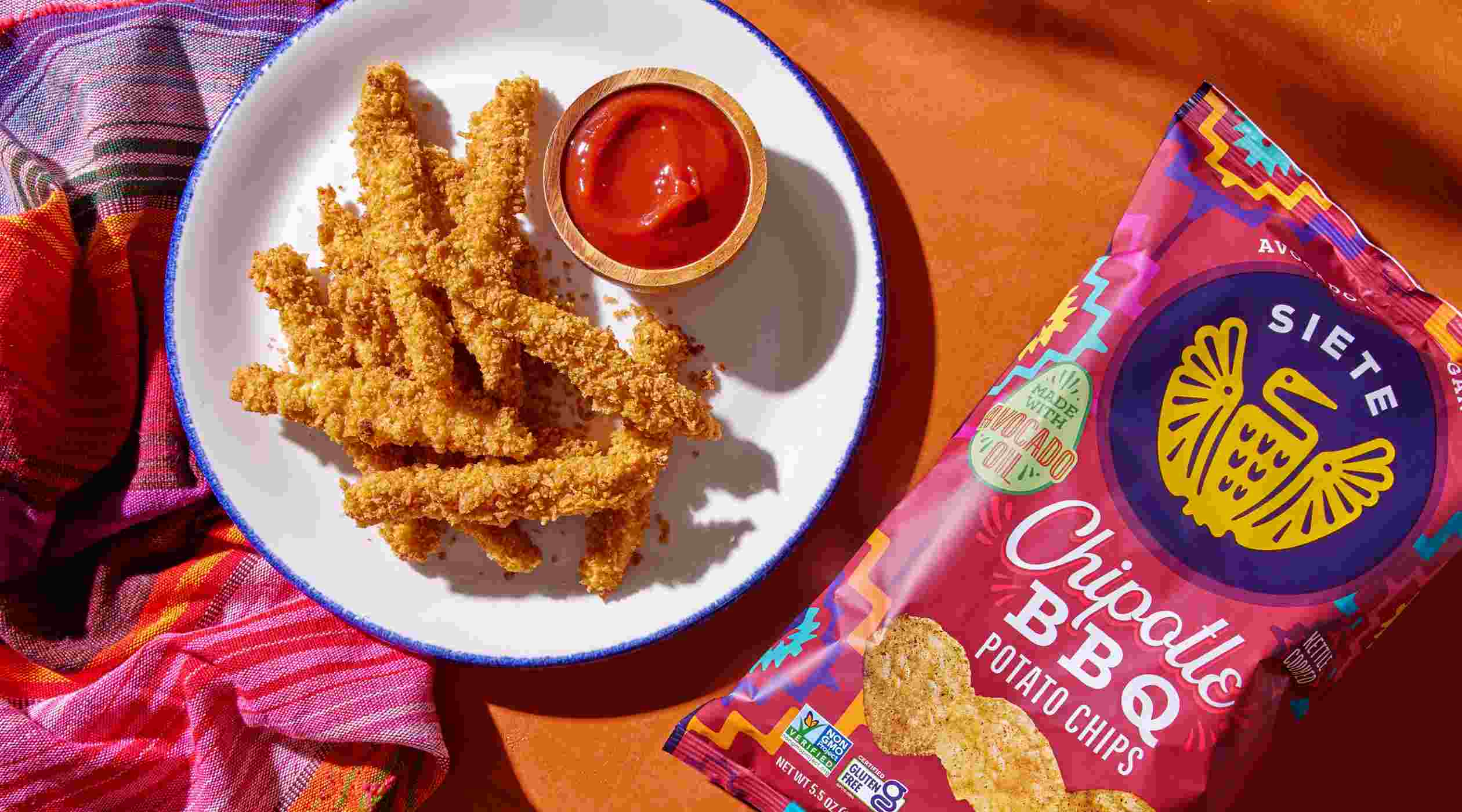 Siete Chipotle BBQ Kettle Cooked Potato Chips; image 4 of 4