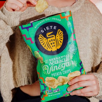 Siete Sea Salt & Vinegar Kettle Cooked Potato Chips, 5.5 oz