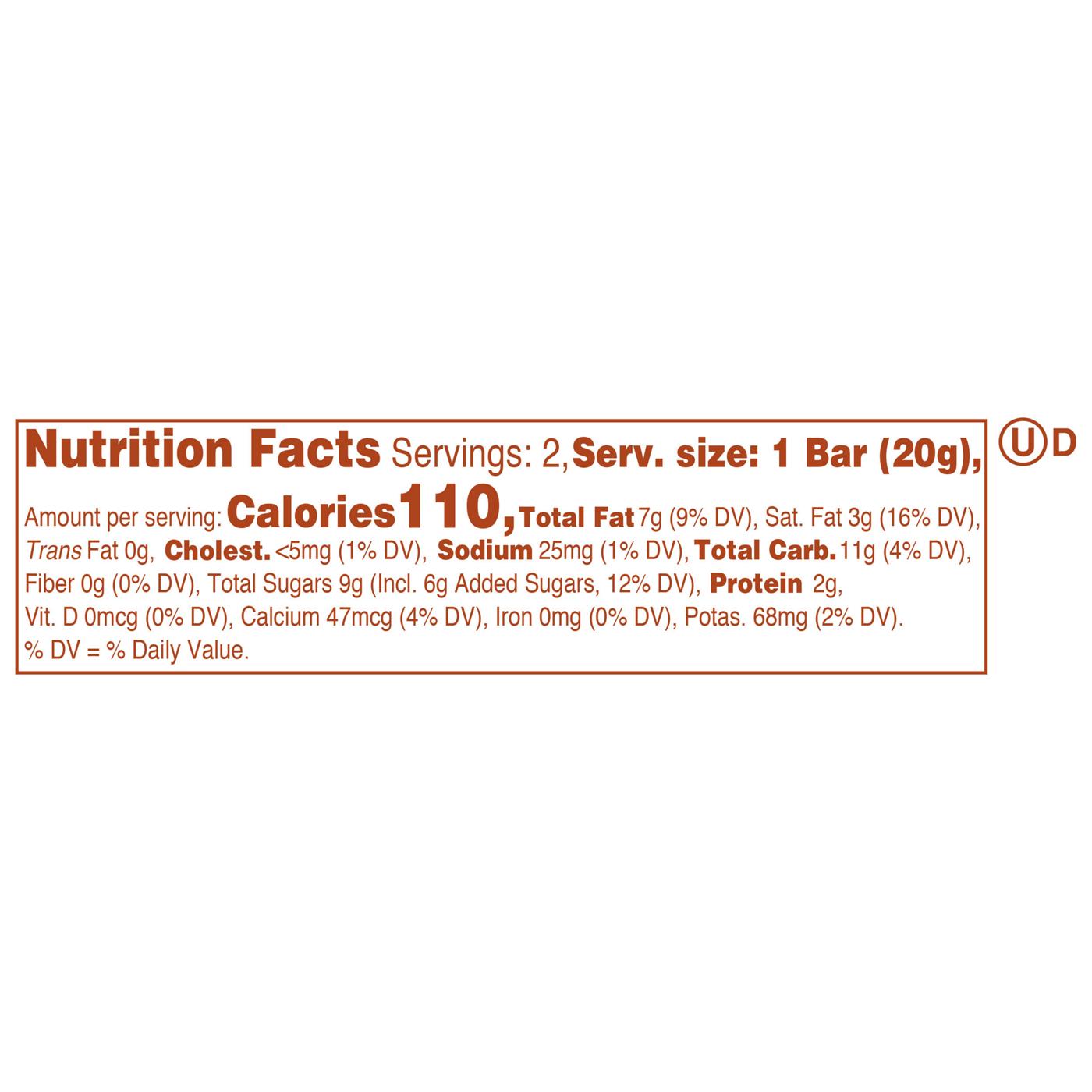 Kinder Bueno White Chocolate Crispy Wafer Candy Bars; image 3 of 3