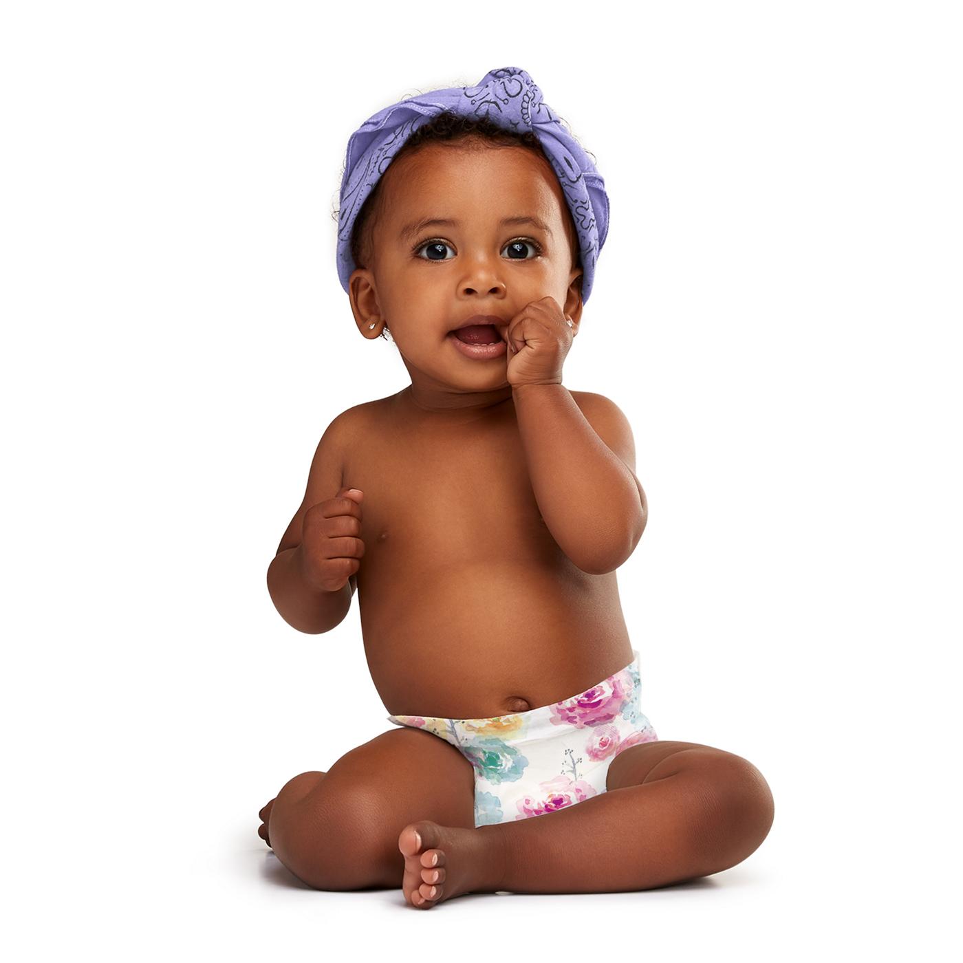 The Honest Company Clean Conscious Diapers - Newborn, Rose Blossom Print -  Shop Diapers at H-E-B