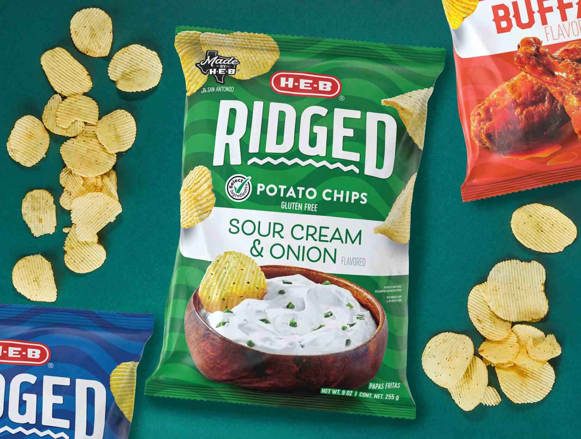 H-E-B Ridged Potato Chips – Sour Cream & Onion; image 2 of 4