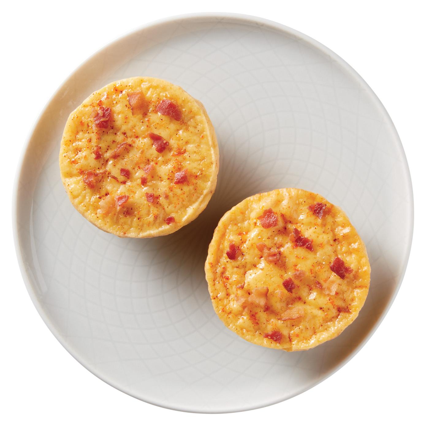 Meal Simple by H-E-B Low Carb Lifestyle Egg Bites - Uncured Bacon & Smoked Gouda; image 3 of 3