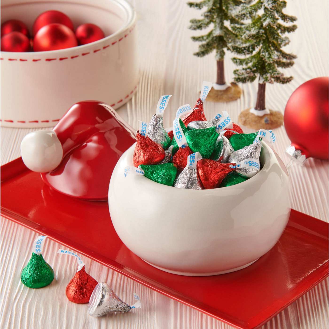 Hershey's Kisses Milk Chocolate Christmas Candy; image 6 of 7