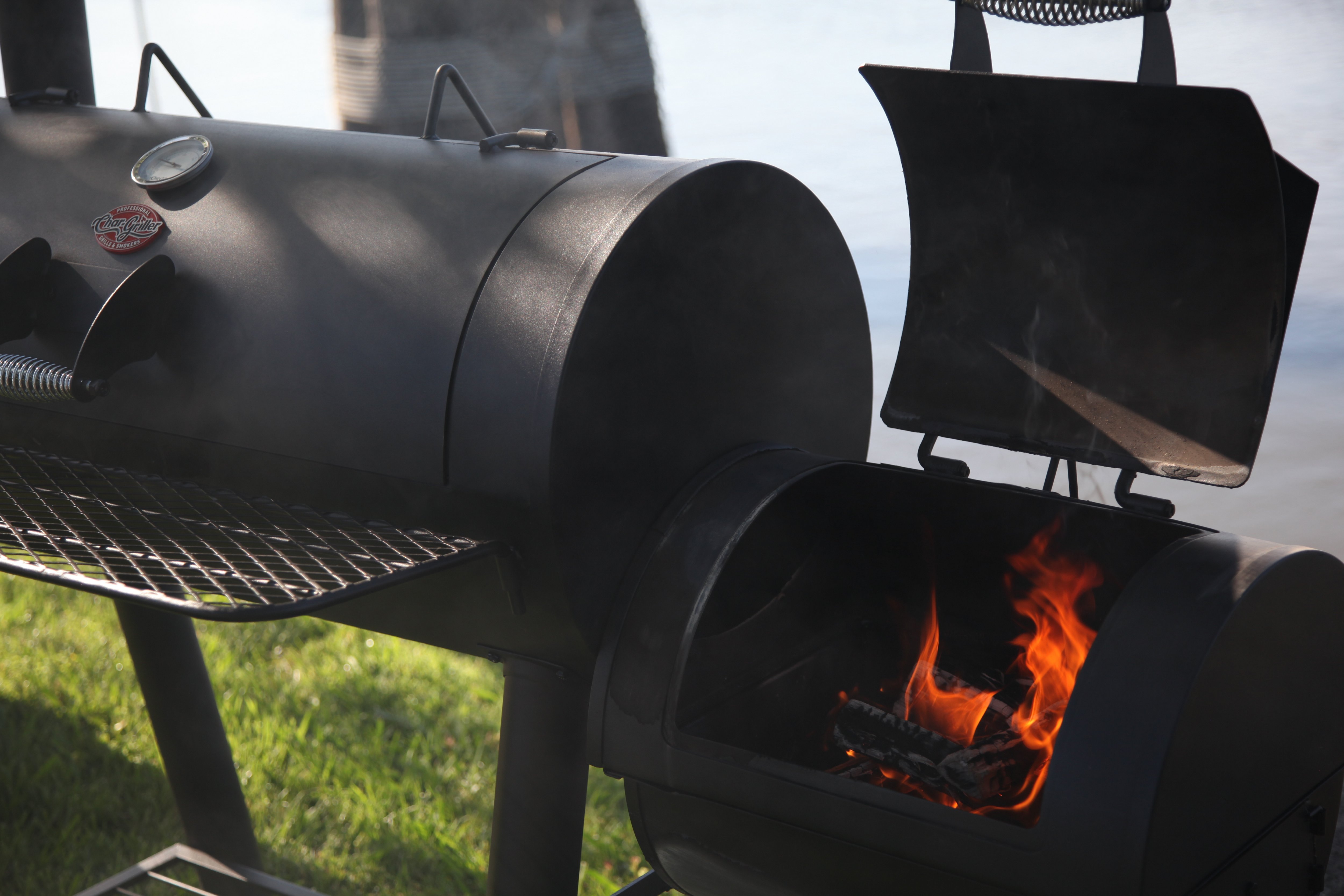 H-E-B Hickory Smoking Natural Wood Chips - Shop Charcoal, Wood & Fuel at  H-E-B