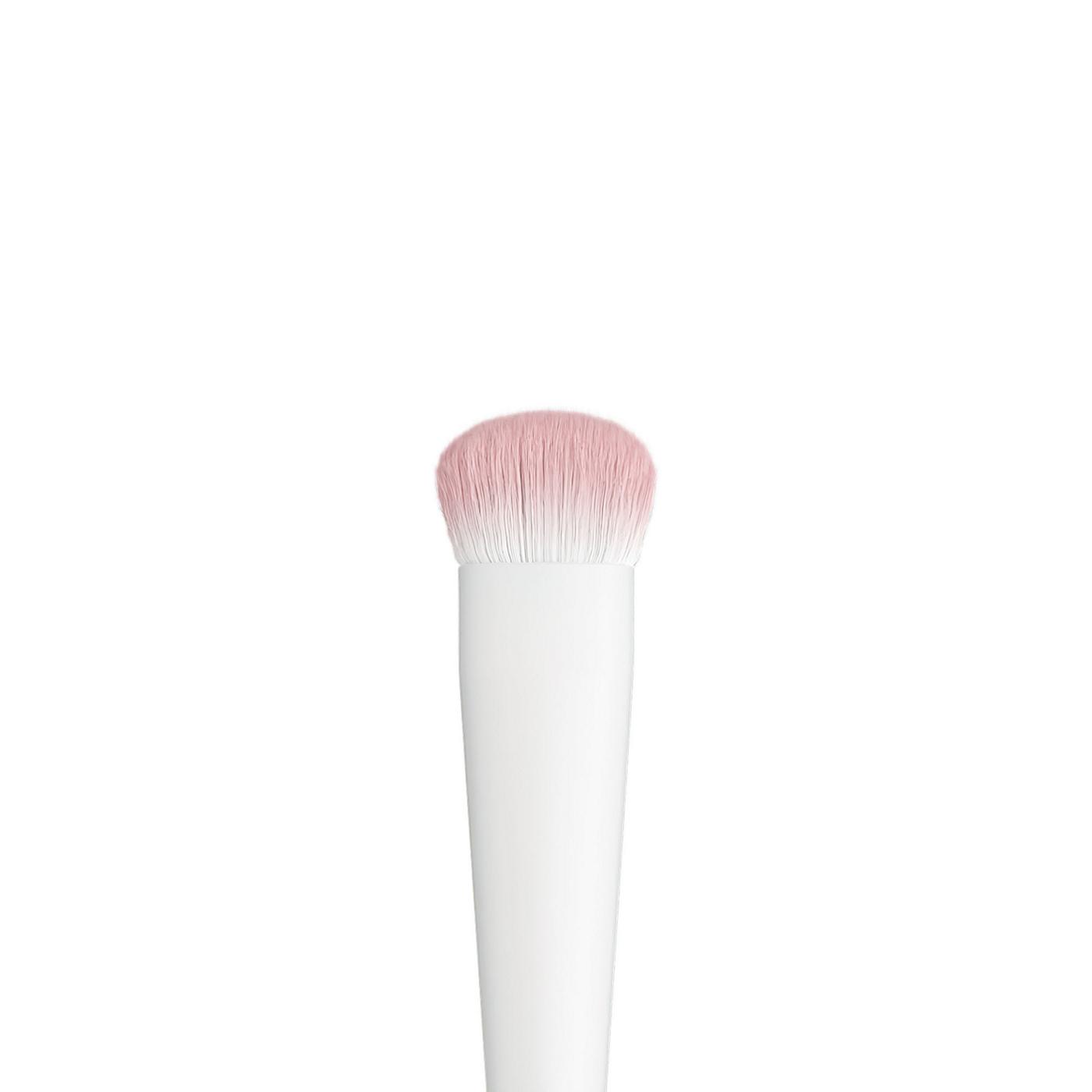 Wet n Wild Eyeshadow Brush; image 2 of 3
