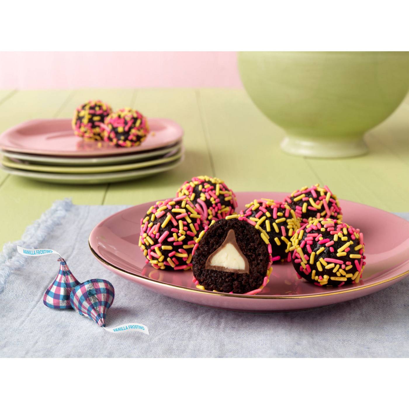 Hershey's Kisses Vanilla Frosting Easter Candy Shop Candy at HEB