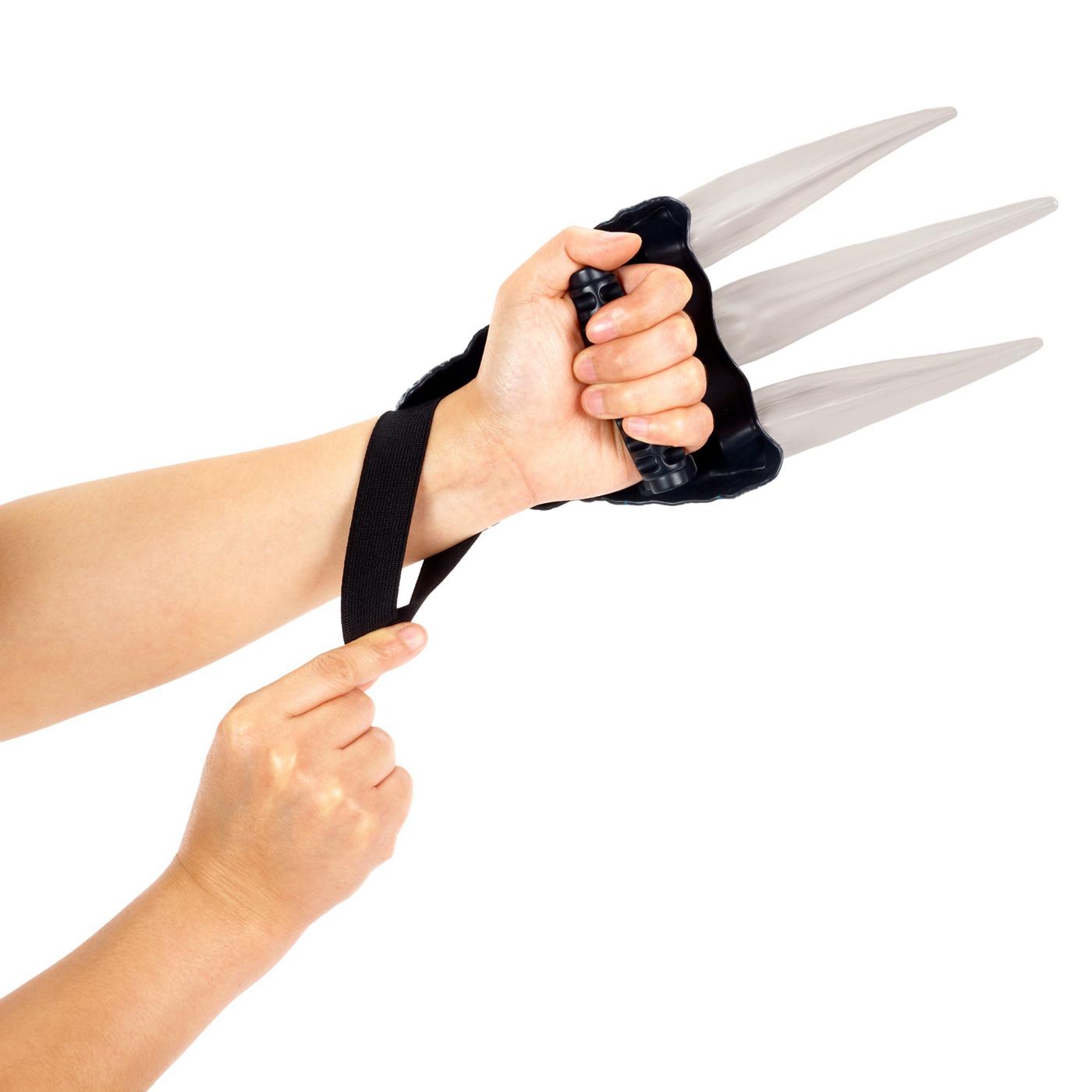 Jurassic World Dominion Therizinosaurus Claws; image 3 of 4