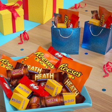 Reese's, Kit Kat, Heath, Milk Duds, & Rolo Assorted Snack Size Candy - Party Pack, 33.08 oz