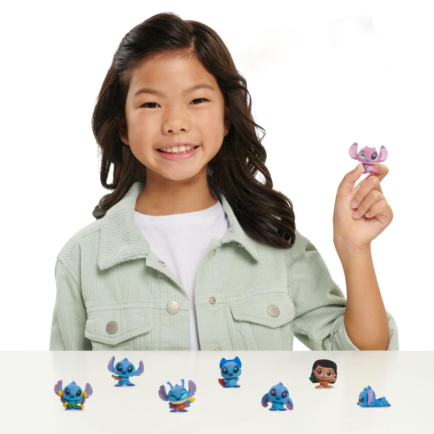 Just Play Disney Doorables Stitch Collection Peek - Shop Action