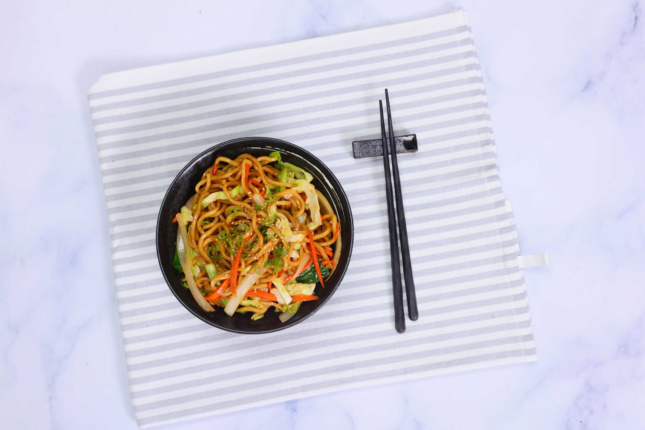 HEB Sushiya Vegetable Lo Mein Noodle Bowl served hot Shop Sushi