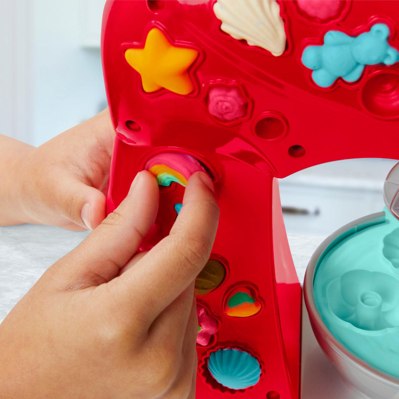 Play-Doh Kitchen Creations Sizzlin' Stovetop - Shop Dress Up & Pretend Play  at H-E-B