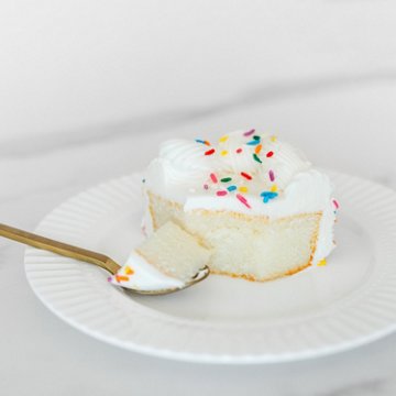 Baker Maid Buttercream Sprinkle Celebration White Cake, 1/4 Sheet