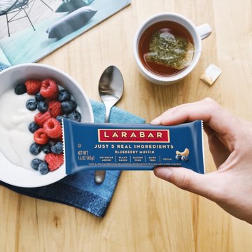 LÄRABAR Fruit & Nut Snack Bars - Blueberry Muffin