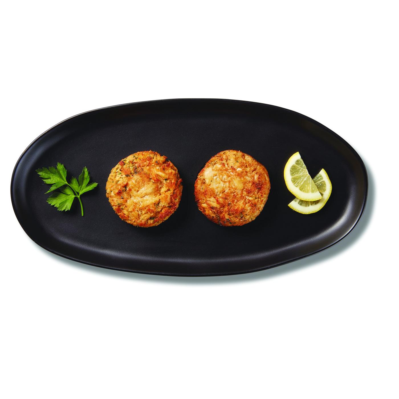 H-E-B Fish Market Maryland-Style Crab Cakes; image 2 of 2