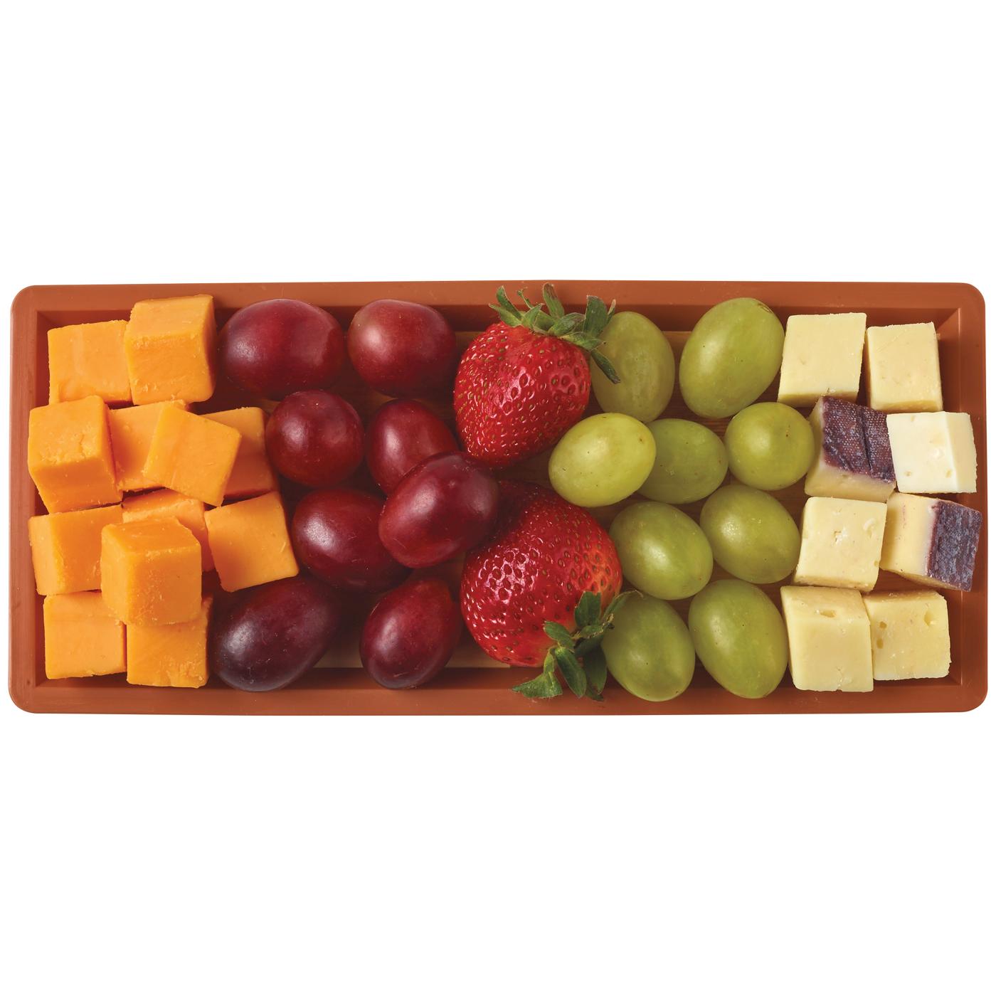 H-E-B Deli Fruit & Cheese Board; image 1 of 2