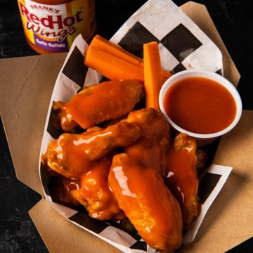 Frank's RedHot Garlic Buffalo Wings Hot Sauce