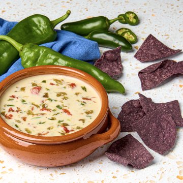 Meal Simple by H-E-B Hatch Chile Jalapeño Queso Blanco Dip, 12 oz