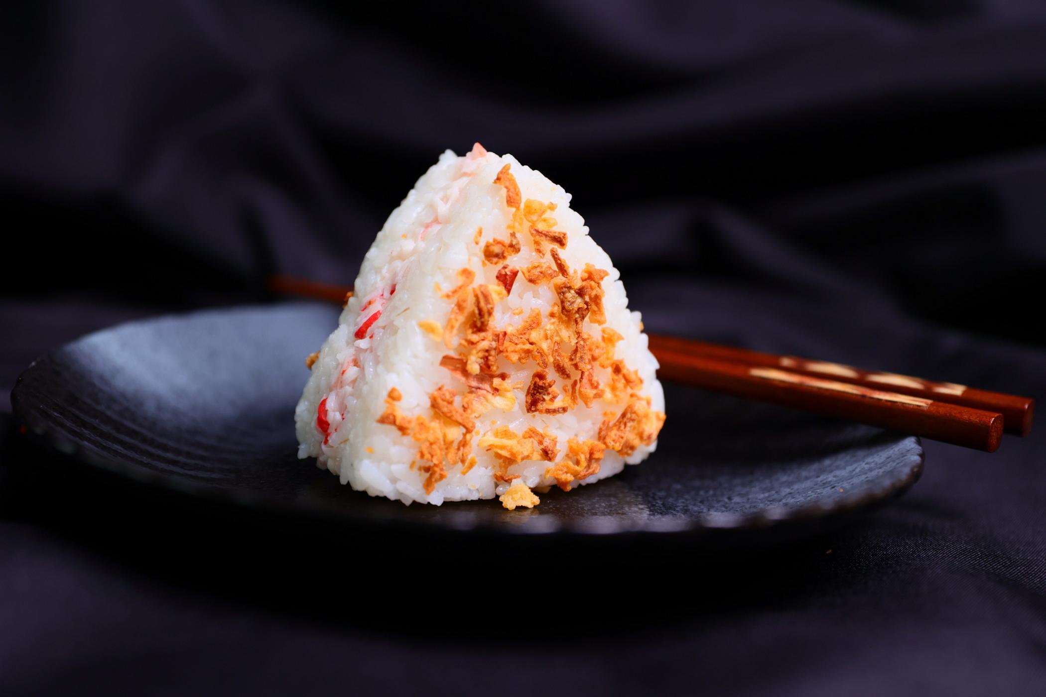 H-E-B Sushiya Imitation Crab Salad Onigiri; image 2 of 4