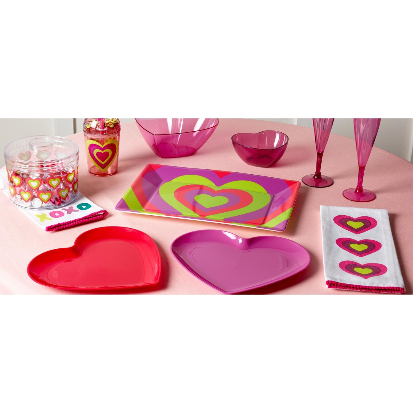Destination Holiday Valentine's Day Heart Plastic Plate - Purple; image 2 of 2