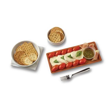 H-E-B Deli Meat & Cheese Board - Caprese, Serves 2