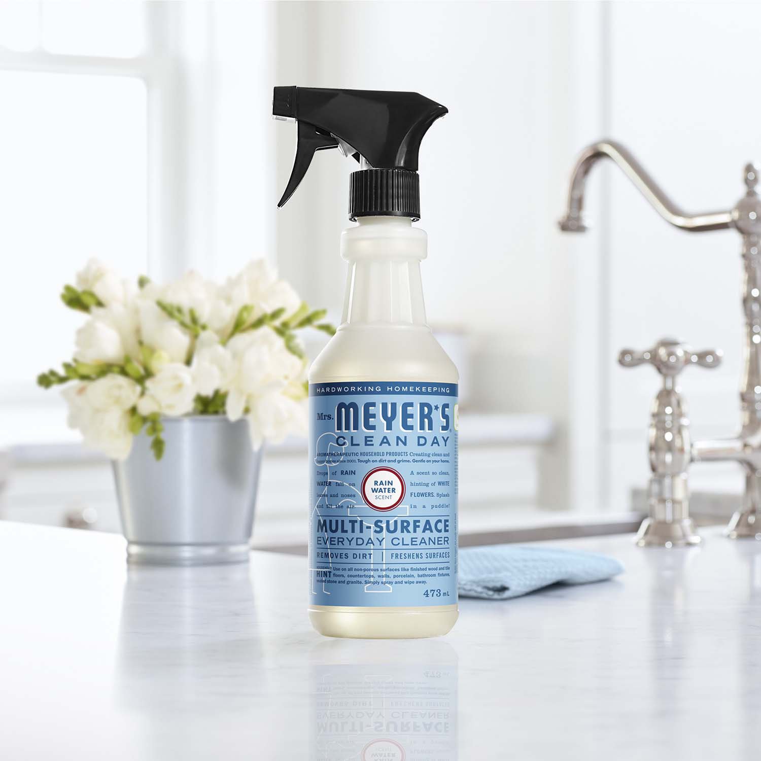 Mrs. Meyer's Clean Day Rainwater Scent Multi-Surface Everyday Cleaner Spray - Thumbnail 3