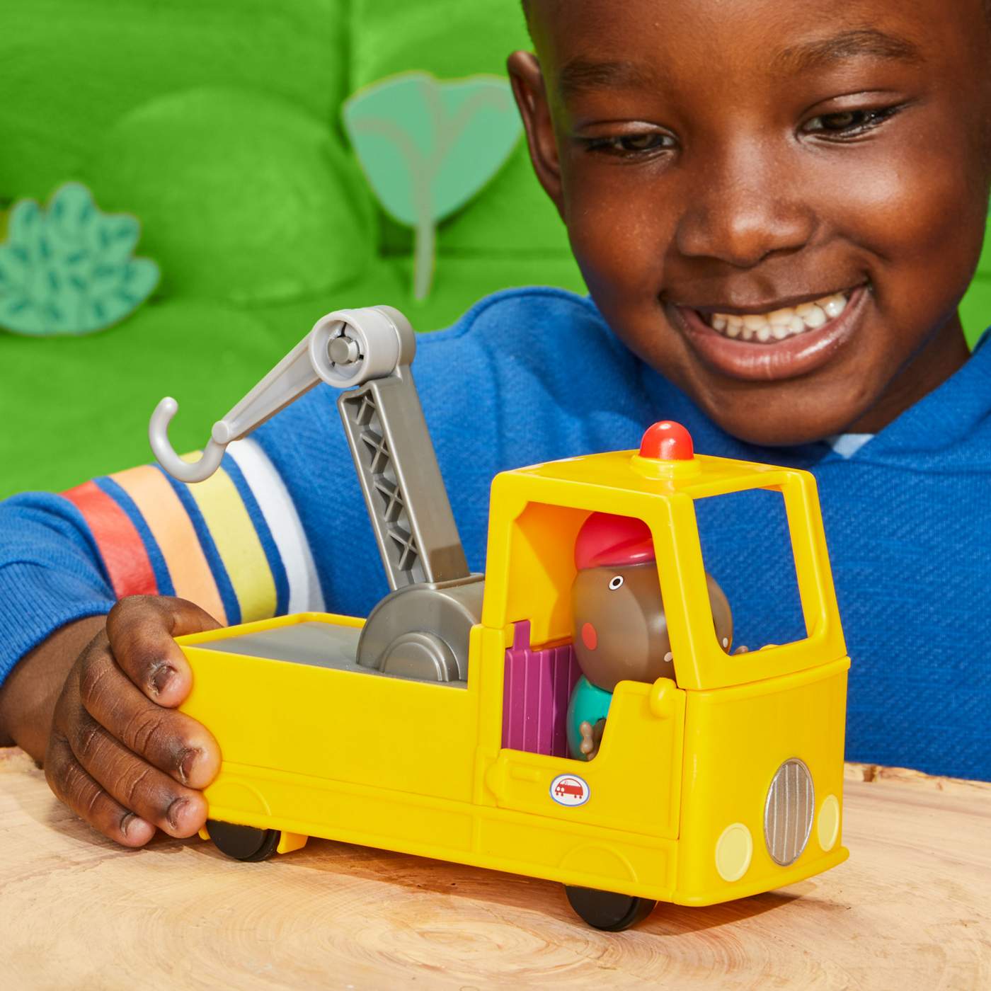 Peppa Pig Grandad Dog's Tow Truck Shop Playsets at HEB