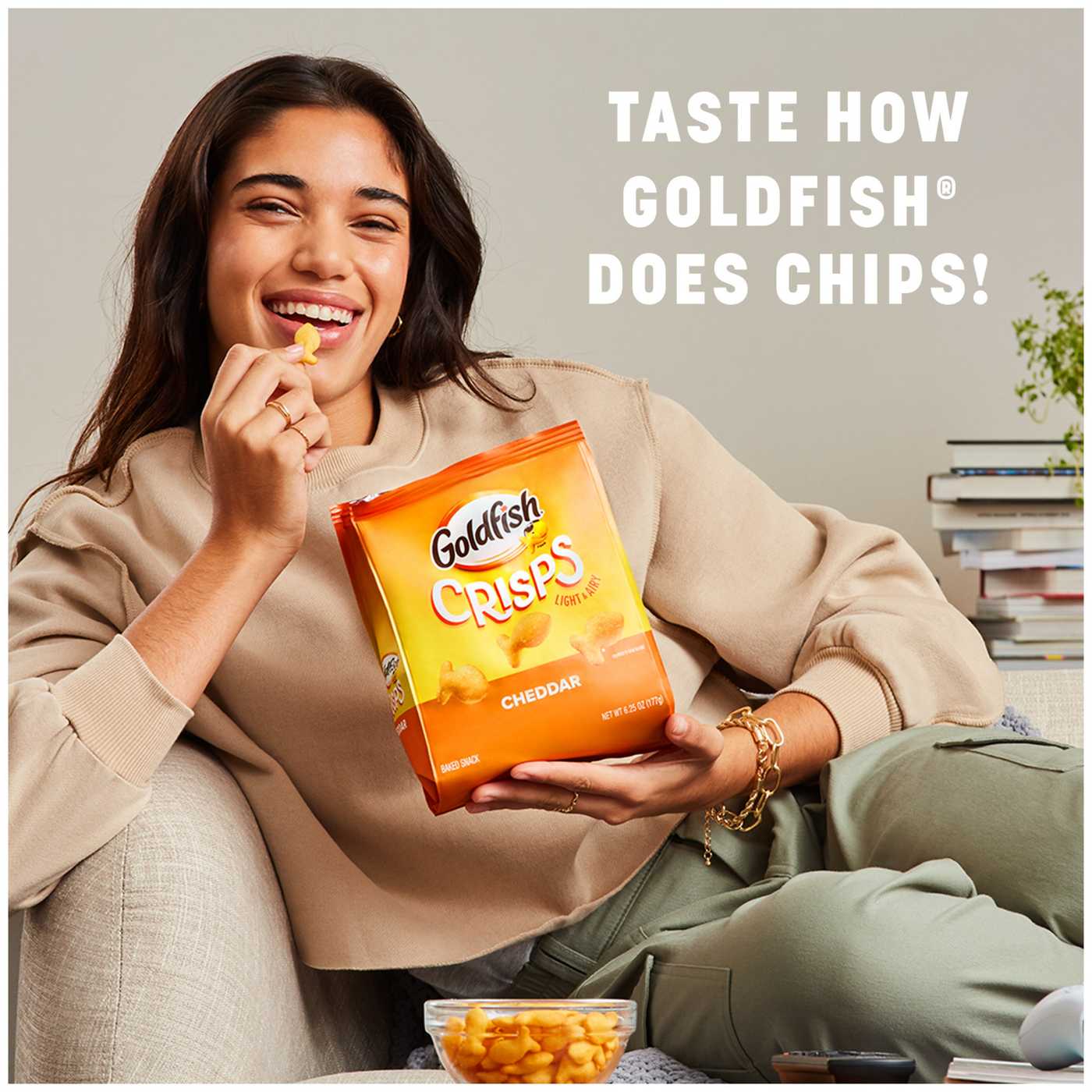 Pepperidge Farm Goldfish Cheddar Crisps; image 2 of 10