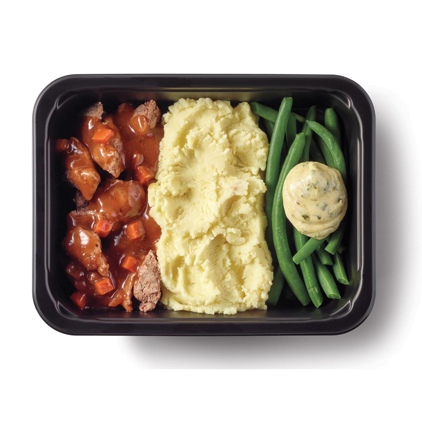 Meal Simple by H-E-B Beef Tenderloin with Red Wine Sauce, Mashed Potatoes & Green Beans; image 1 of 5